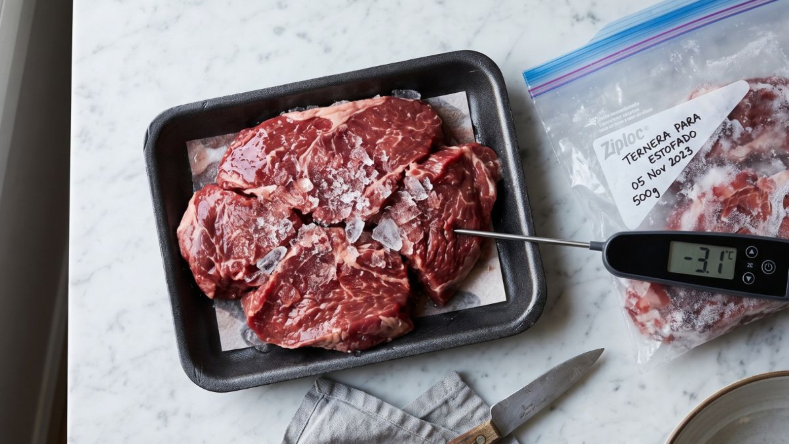 Se puede volver a congelar la carne descongelada